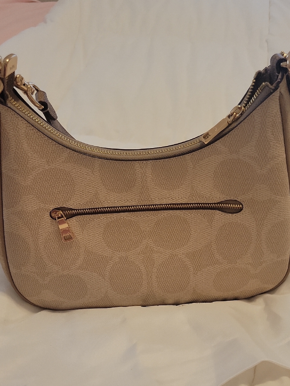 Like New Signature Coach Teri Hobo - Picture 12 of 13